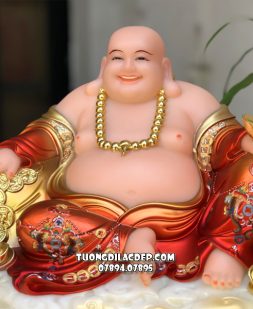 Tượng Phật Di Lặc tràng hạt bột đá áo gầm đỏ ngự mây đẹp