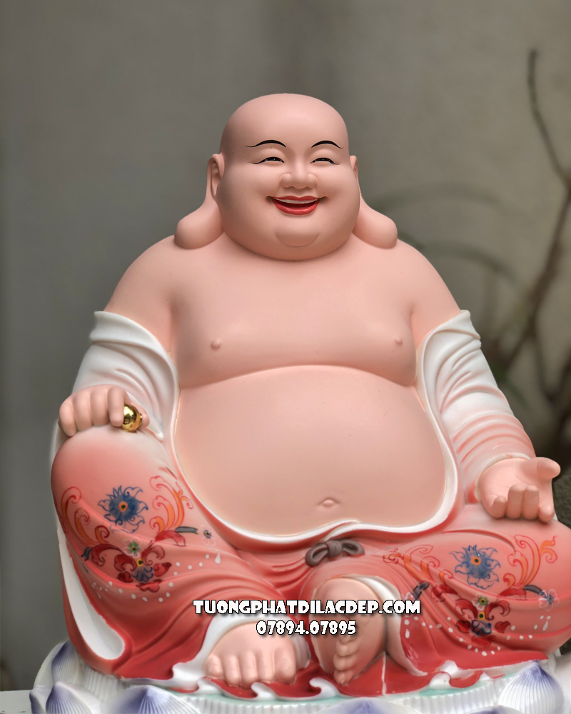 Tượng Phật Di Lặc Poly ngồi gấm đỏ đẹp giá tốt
