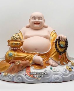 Tượng Phật Di Lặc ngự mây tay nâng hũ vàng bằng sứ áo vàng
