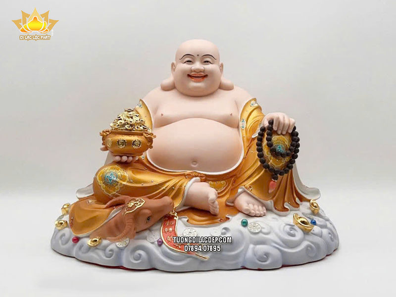 Tượng Phật Di Lặc ngự mây tay nâng hũ vàng bằng sứ áo vàng