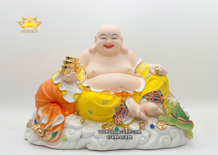 Tượng Phật Di Lặc ngự mây thỏi vàng tựa bao tiền sứ vàng